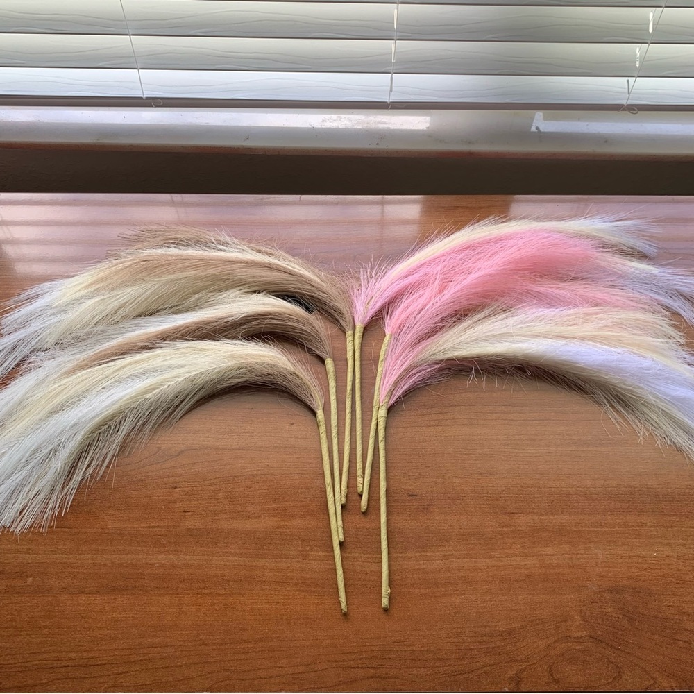 Faux curved pampas 6 pieces.